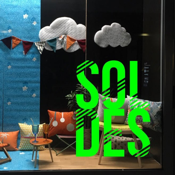 Stickers vitrine fluo soldes
