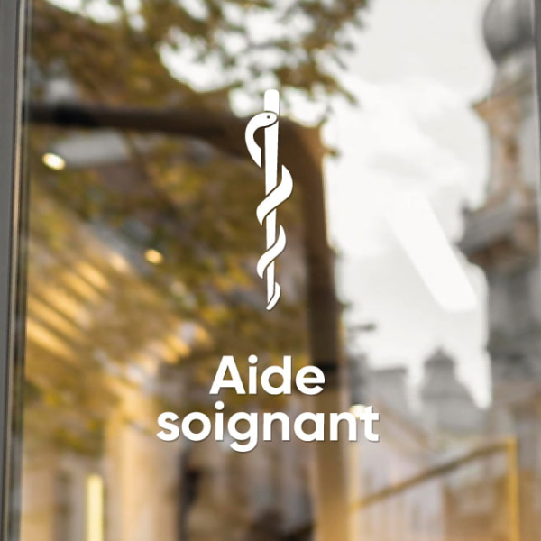 Adhésif pour aide soignant